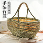 panier rangement vert clair tissé motifs géométriques rustique poignées tressées fruits légumes traditionnel