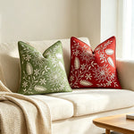housse coussin carré brodé tissu chenille motif floral vert rouge décor maison lit sofa