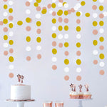 décoration anniversaire fille bannière happy birthday guirlande cercles ballons roses dorés fleurs gâteau cupcakes
