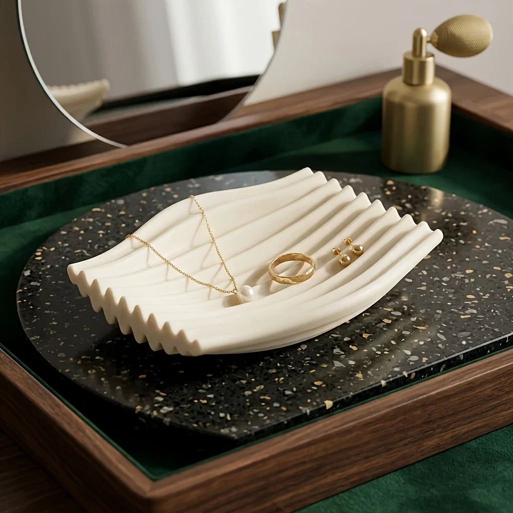 support savon blanc moderne rayures horizontales opalescent salle bain organisation éponge récurer plateau