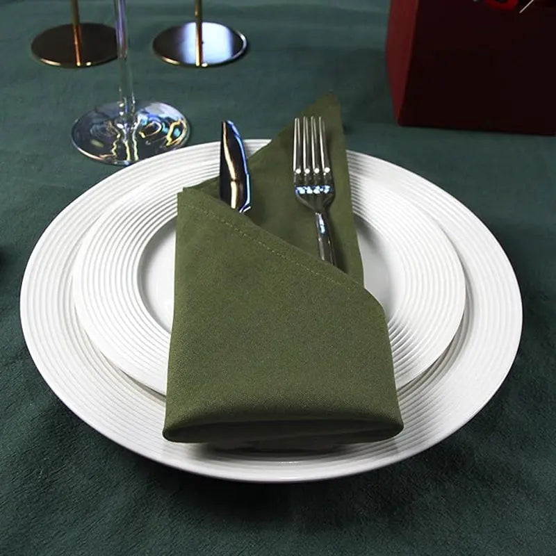 serviettes table noël vert olive blanc motifs décoratifs 40x40cm réutilisables festive