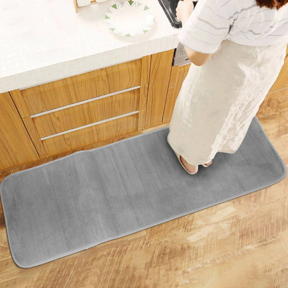 tapis sol moderne antidérapant absorbant gris clair mousse mémoire forme porte bain cuisine