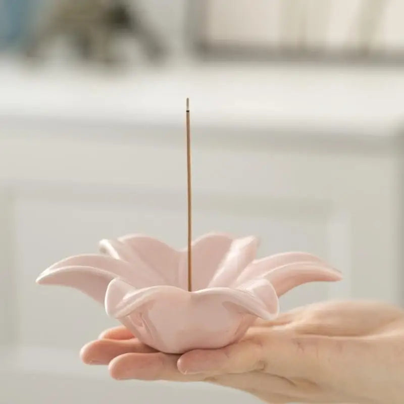 support encens fleur rose pâle doré moderne texture lisse brillante argenté