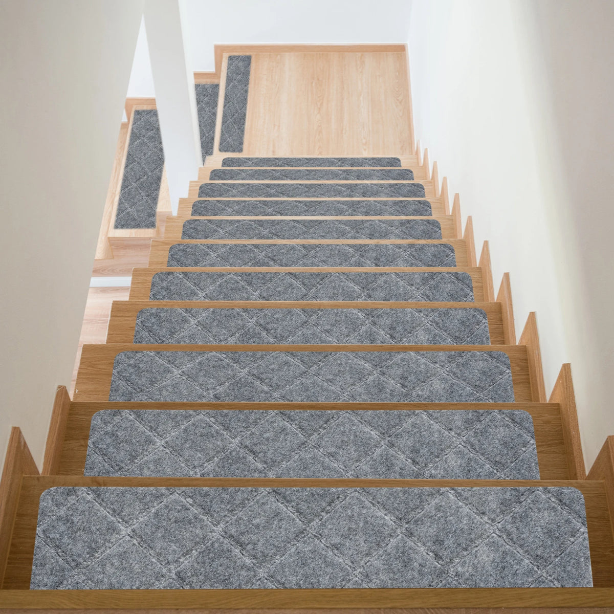 tapis d'escalier gris foncé quilted moderne adhésif 10 pièces 15 pièces protection film