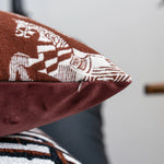 housse coussin polyester géométrique chevaux marron blanc moderne décoration intérieure nordique fixations