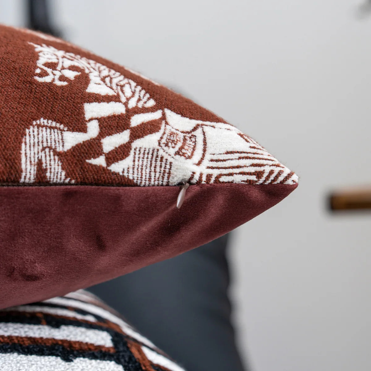 housse coussin polyester géométrique chevaux marron blanc moderne décoration intérieure nordique fixations