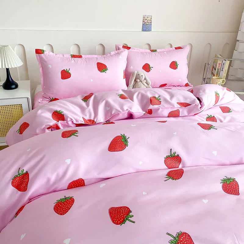 Taie d'oreiller assortie avec motif fraise pour compléter la parure