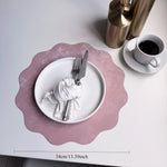 serviettes table moderne gris vert marron beige rose texture grunge élégant assiettes fourchettes tasses