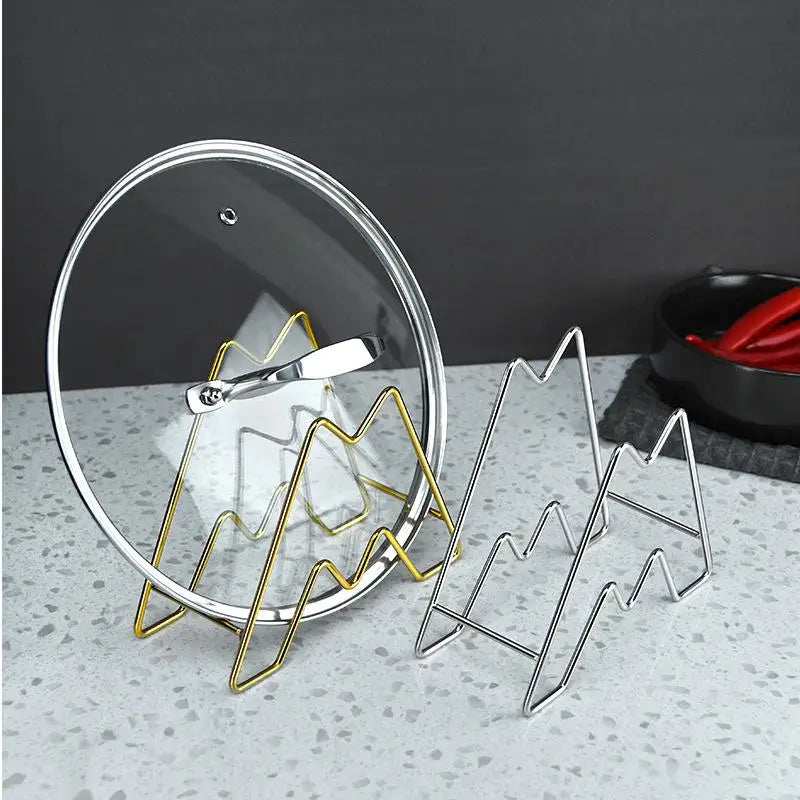 supports planches découper assiettes couvercles transparents métal inoxydable minimaliste argenté doré montage mural cuisine