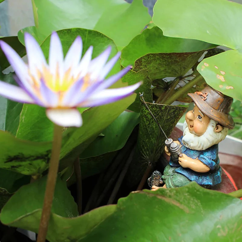 statuette jardin gnome pêcheur résine détails sculptés canne poisson amusante décor extérieur intérieur durable