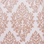 Motif décoratif élégant avec des motifs floraux beiges sur fond clair, idéal pour rehausser la décoration intérieure. Design raffiné et intemporel, parfait pour apporter une touche chic à n'importe quelle pièce.