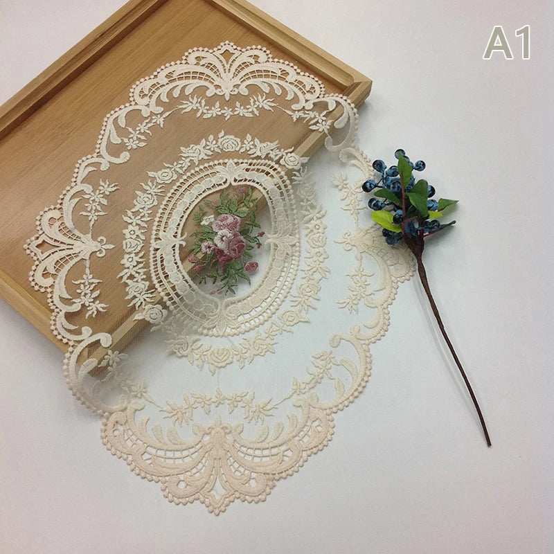 serviettes table blanc broderie florale dentelle classique vintage mariage festivité