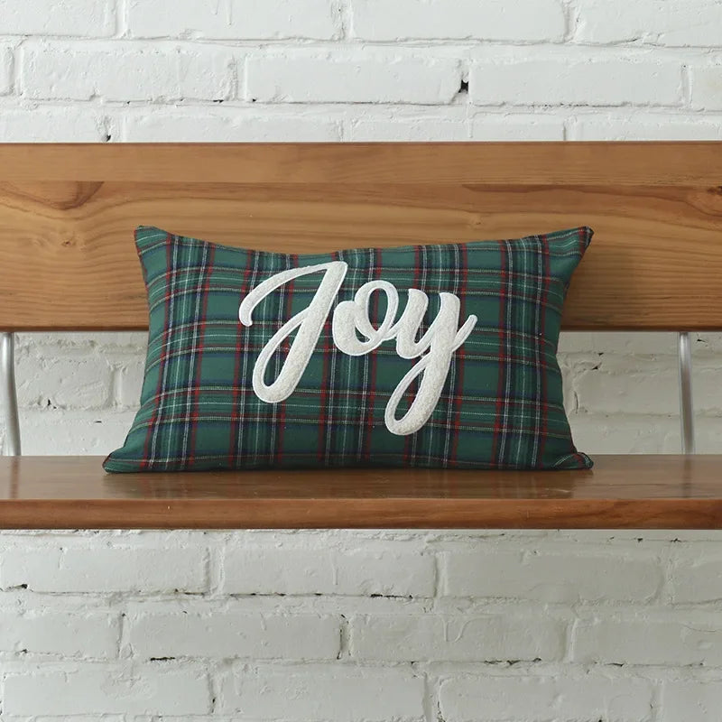coussins brodés motif tartan vert rouge hoho joy noël decoration intérieure vintage moderne