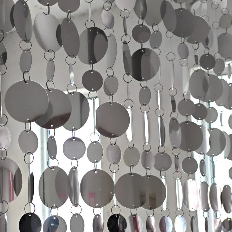 rideau décoratif pvc argenté paillettes rondes mariage anniversaire noël moderne élégant gris blanc rouge