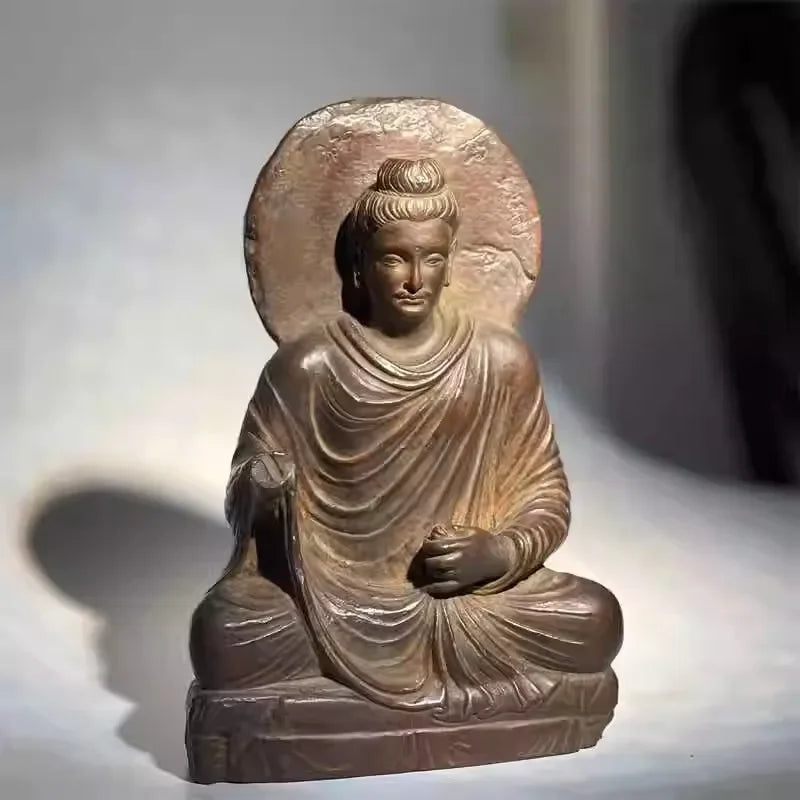 statue bouddha céramique brun foncé détails sculptés base carrée décoration maison artistique religieux