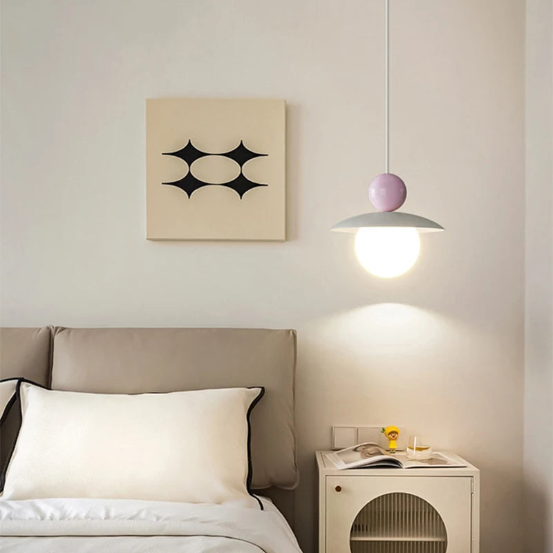 suspension lumineuse moderne blanc rond métal fixation câble opacité intérieur salon chambre étude