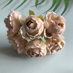 bouquet fleurs artificielles roses blanches bleues marrons rouges mariage anniversaire intérieur