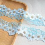 ruban dentelle fleurs blanches blanc vert rose violet broderie fine élégant coton polyester six