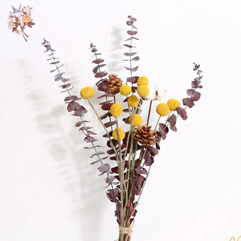 bouquet fleurs séchées boule dorée gypsophile eucalyptus feuilles naturel rustique décoration maison anniversaire wedding