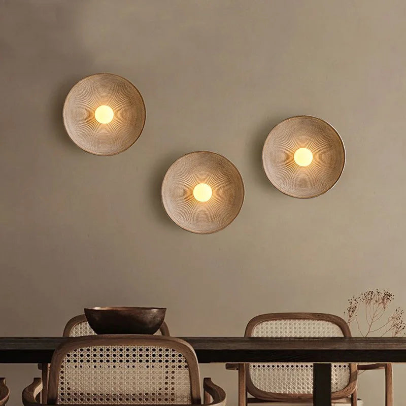 lampes murales modernes rétro ampoules led beige marron clair textures concentriques chambre entrée étude