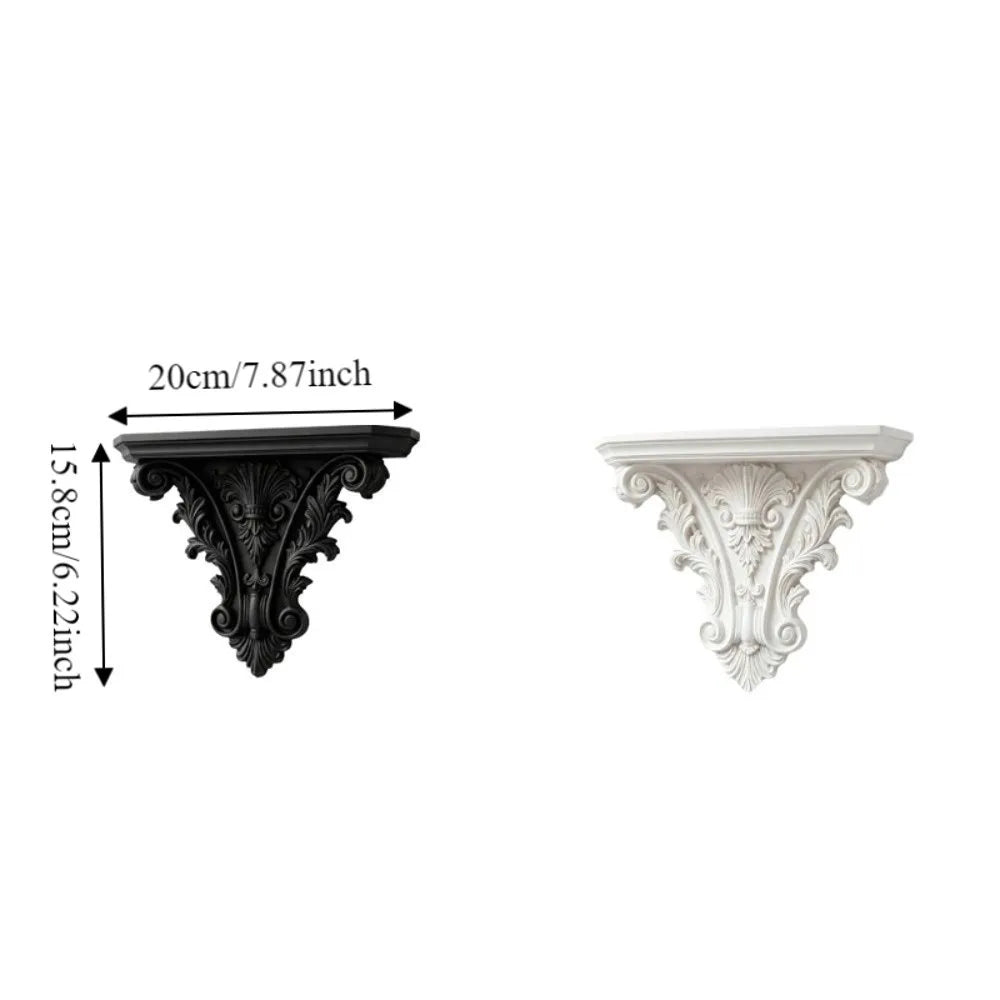 étagère murale décorative noire blanche supports sculptés chandelles bougeoirs vases fleurs petits éléments ornementaux
