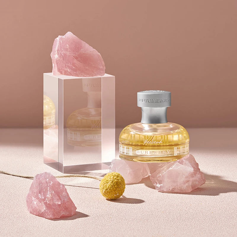 pierres quartz rose flacon parfum or argent élégant décor photo fond background prop transparent