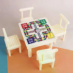 ensemble miniature table chaises blanc motifs géométriques pièces jeu rouge verte bleue résine opacité