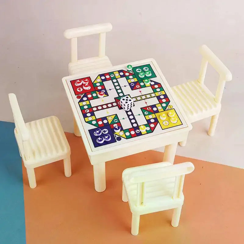 ensemble miniature table chaises blanc motifs géométriques pièces jeu rouge verte bleue résine opacité