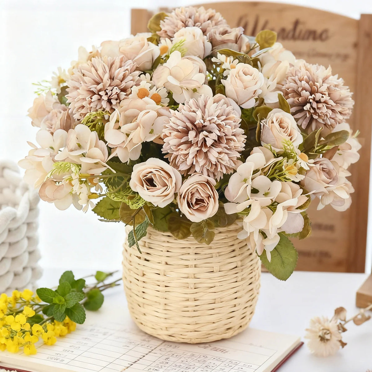 bouquet fleurs artificielles velours rose blanc beige vert modernes élégantes décoration intérieure mariage anniversaire