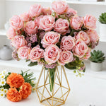 bouquet roses artificielles soie rouge blanc vert decoration mariage anniversaire intérieur classique romantique