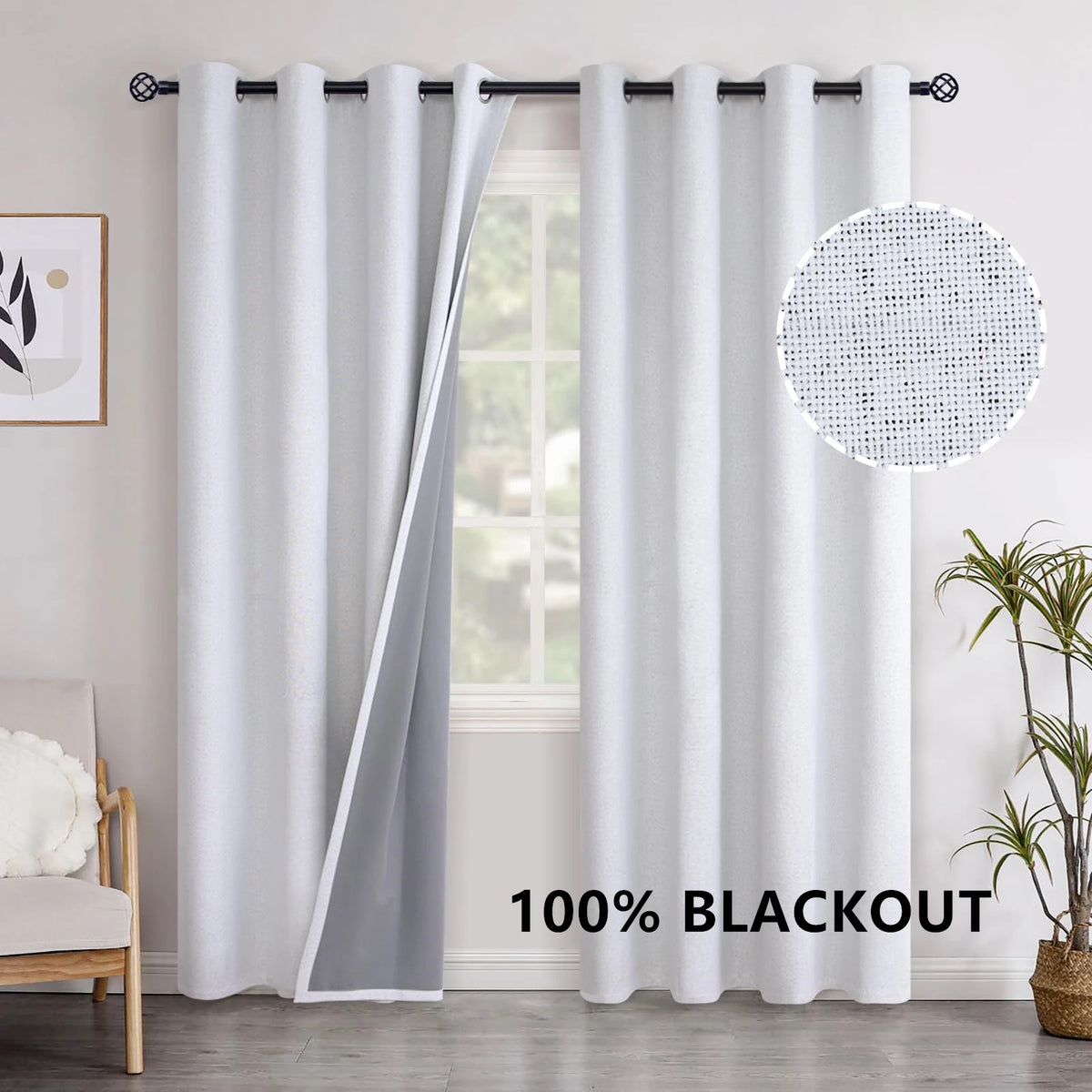 Rideau isolant thermique blanc 100% occultant avec doublure intérieure grise, accroché à une tringle dans un salon lumineux.