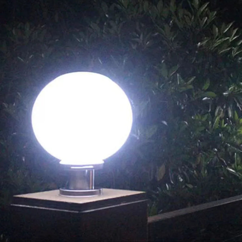 lampe solaire moderne blanc rond translucide fixée métal socle garantie ip65 led