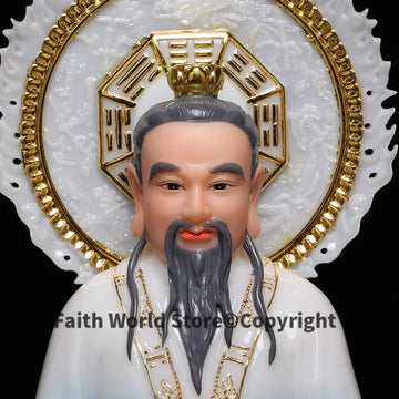 statue divinité asiatique jade dorée détails sculptés motifs floraux yin yang blanc rouge bleu