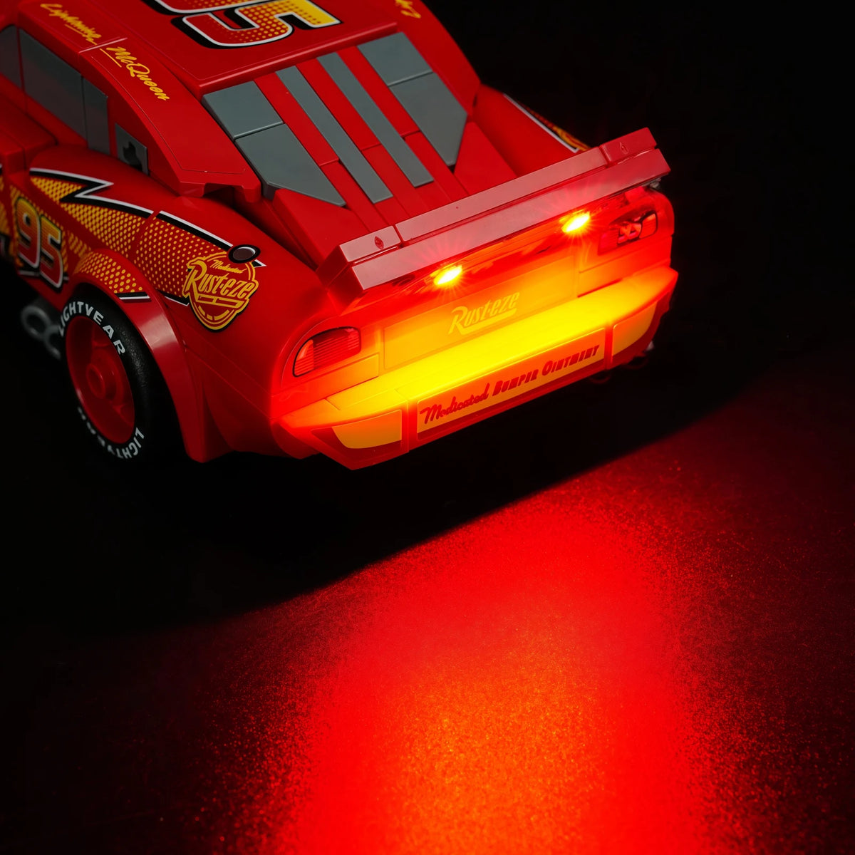lampe led voiture course rouge flash lumiere rust eze lightyear réaliste cars