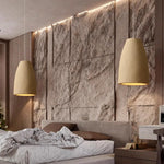 suspension lumineuse pendentif résine beige clair texture granuleuse moderne salon chambre principal
