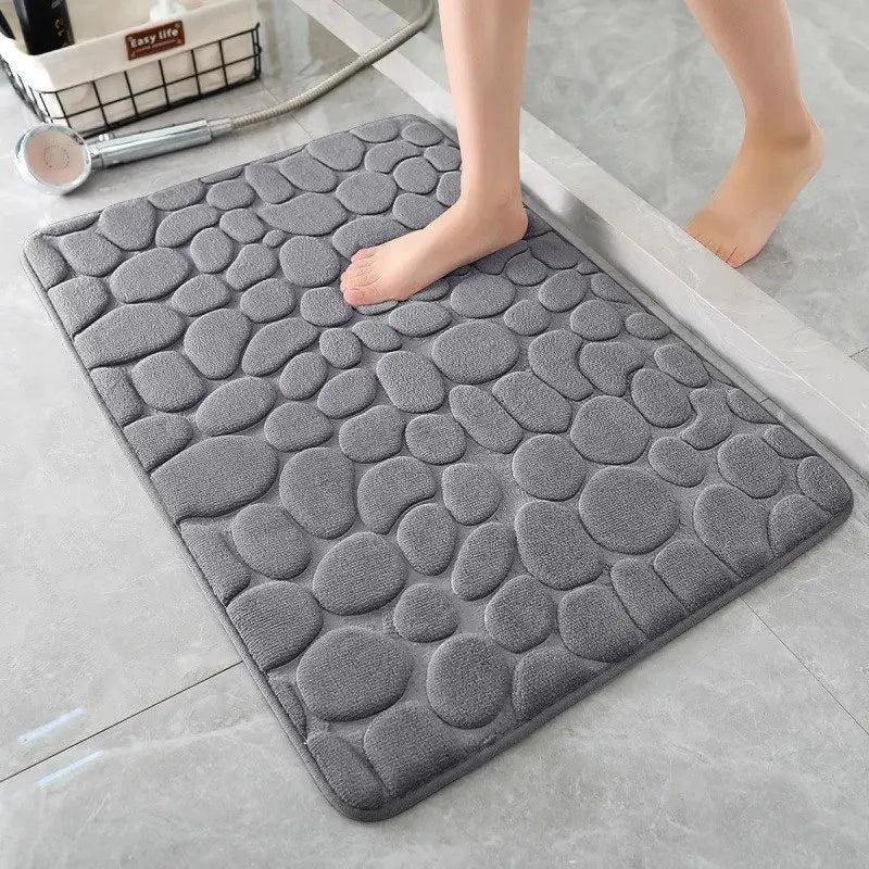tapis bain gris galets texture épaisse antidérapant moderne entrée salle bain
