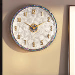 horloge murale moderne décorative aiguille géométrique nacre doré blanc iridescent