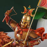 statue équestre décorative armure texturée motifs floraux base argentée drapeau rouge lotus pot blanc