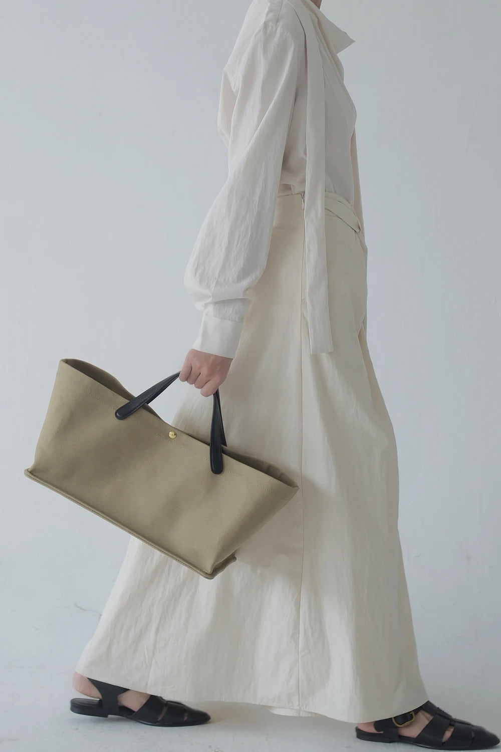 sac main toile beige bandoulière ajustable poches intérieures quatre saisons moderne chic
