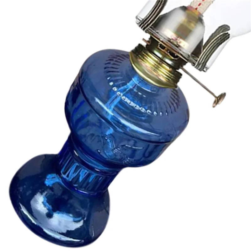 lampe huile bleue ancienne verre opaleux intérieur décoration maison éclairage rustic vintage