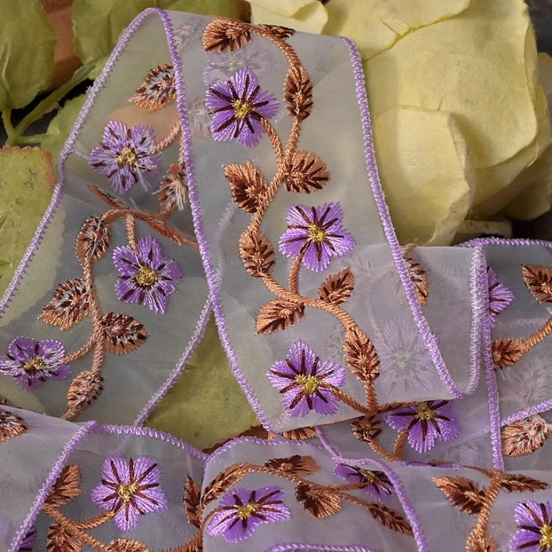 ruban brodé fleurs polyester 4.5cm large translucide violet rose bleu decoratif couture festif ecologique