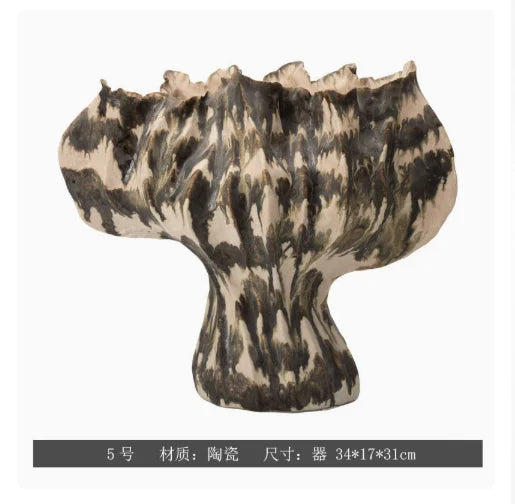 vase moderne porcelaine rose pâle ondulé décoration maison salon arrangement floral