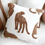 housse coussin brodé chevaux stylisés moderne marron noir blanc 45x45cm polyester adhésif chambre maison