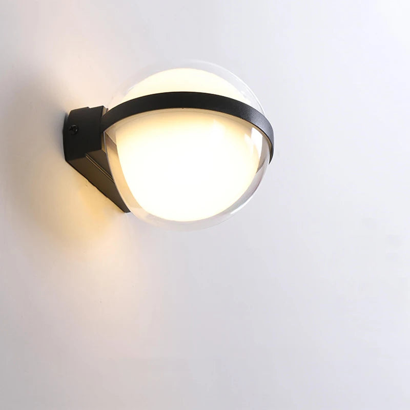 Applique murale LED boule acrylique 10W allumée la nuit