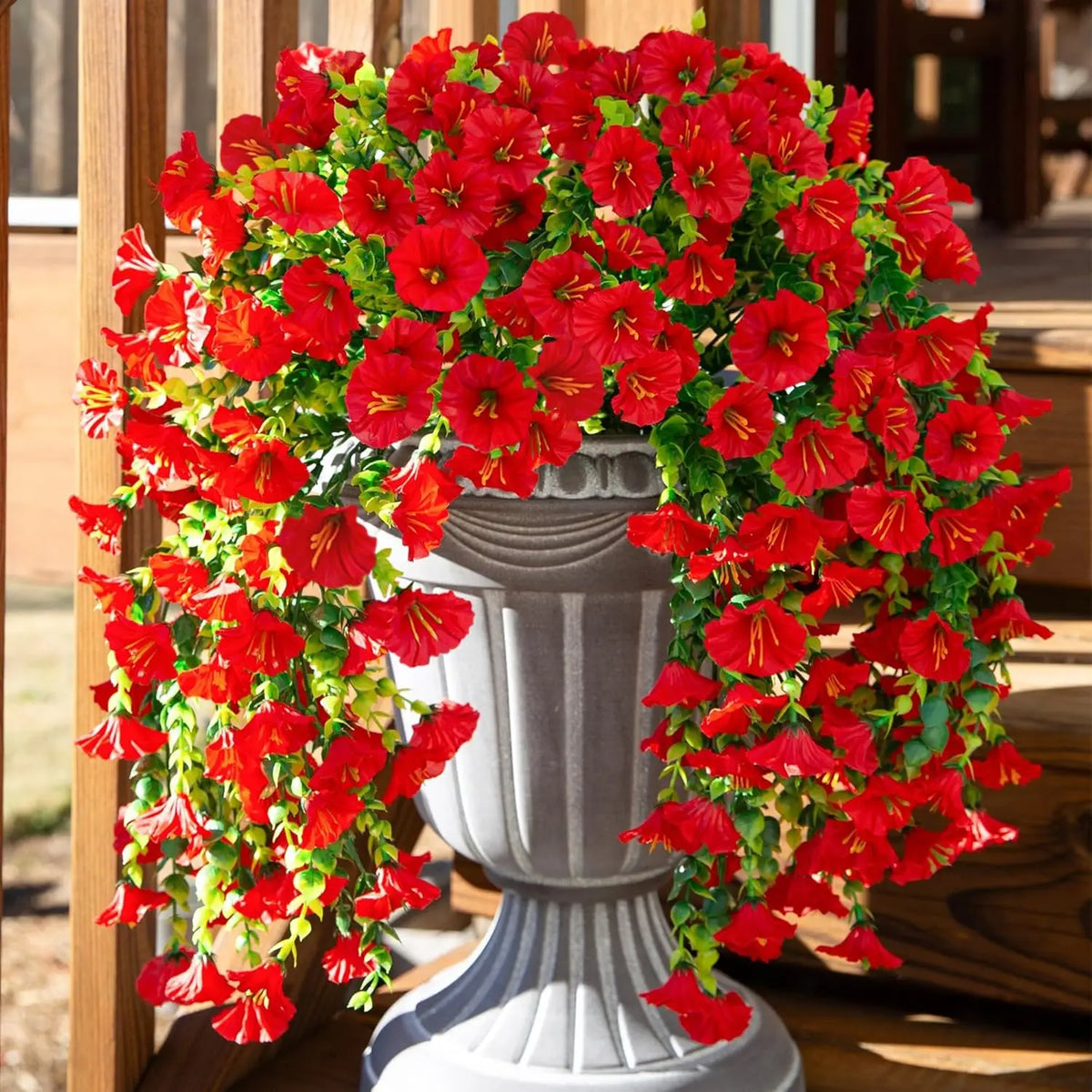 décoration extérieure mariage pot suspendu fleurs soies gris classiqueextérieur anniversaire mariage