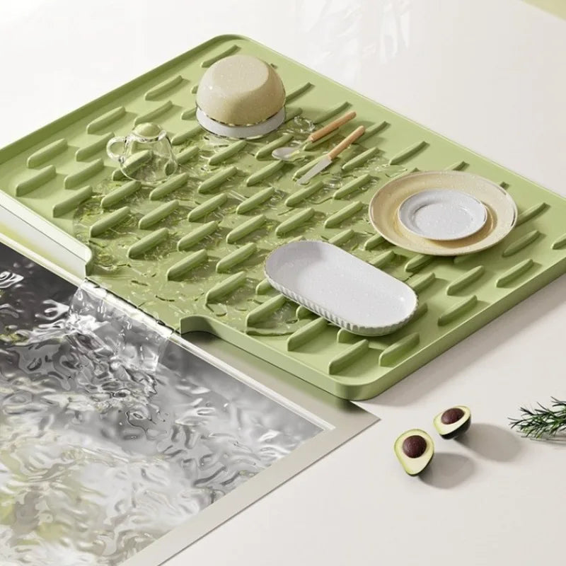 tapis séchage silicone multifonctionnel moderne vert gris assiettes bols couverts planche découpe ustensiles légumes