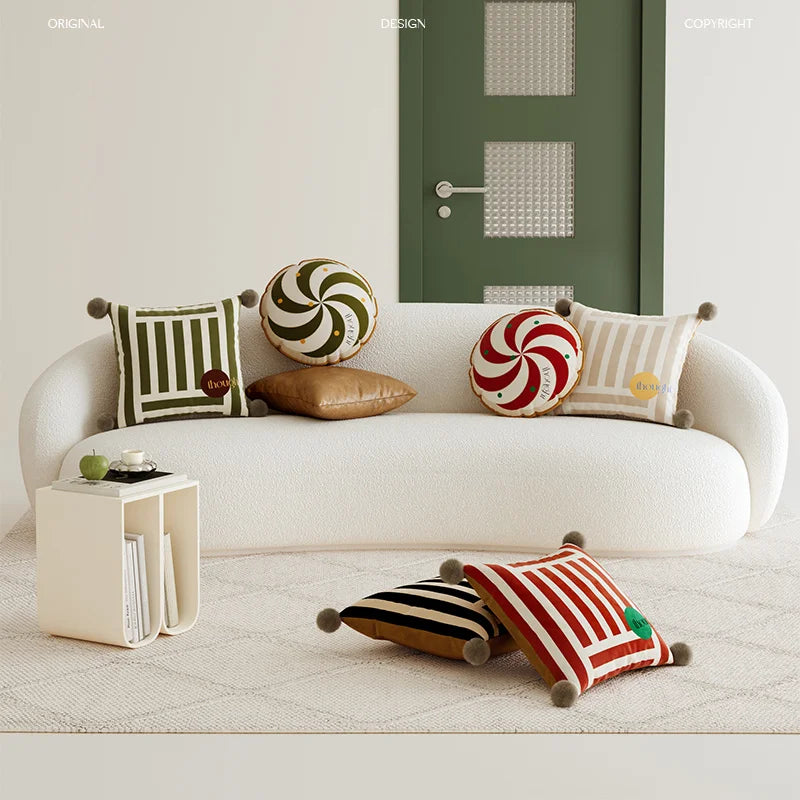 taie d'oreiller carrée velours moderne rayures pompons vert beige noir