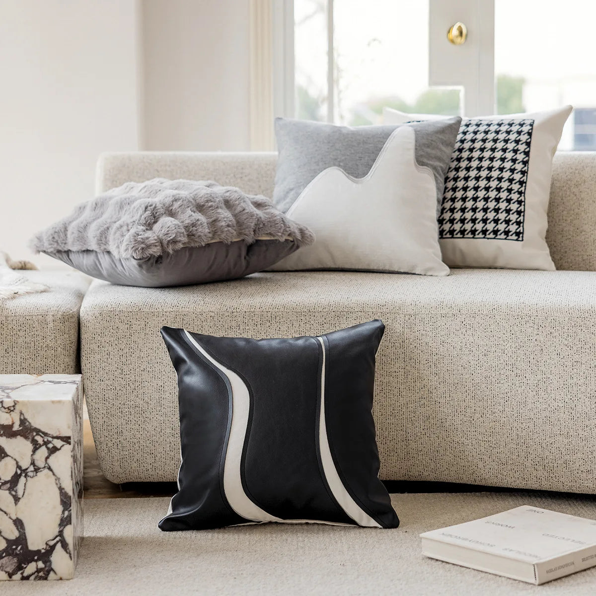 coussin patchwork géométrique polyestère carré contemporain gris noir blanc decoration nordic