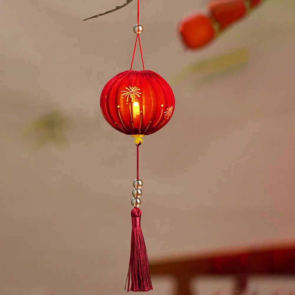 lanterne traditionnelle rouge poissons dorés éclatants pompon cordelette mariage anniversaire noël