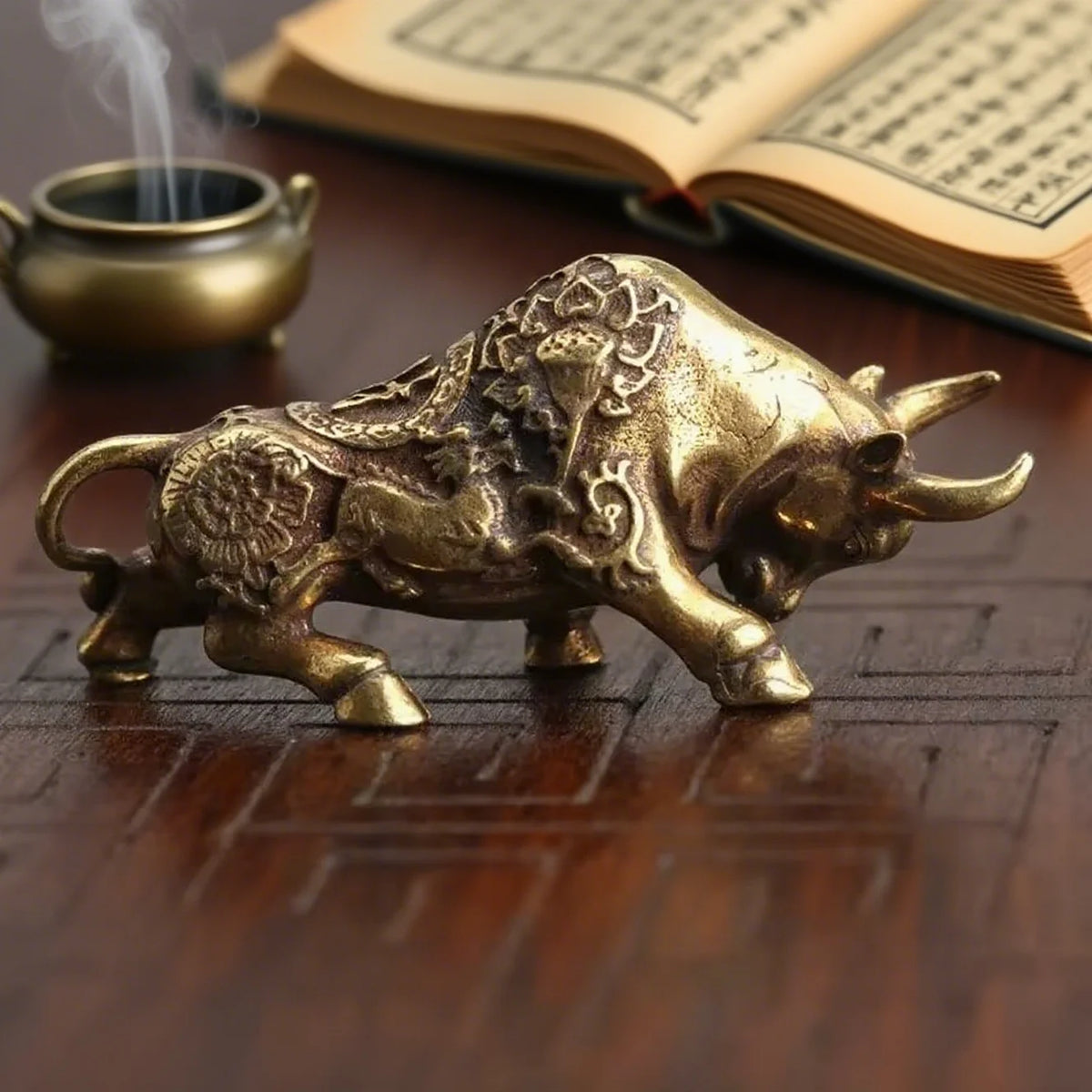 statuette taureau bronze doré motifs sculptés brûle encens livre ouvert traditionnel asiatique doré marron